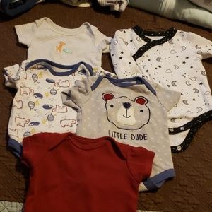 Pick 3 items for $15🎊🎊Infant clothes